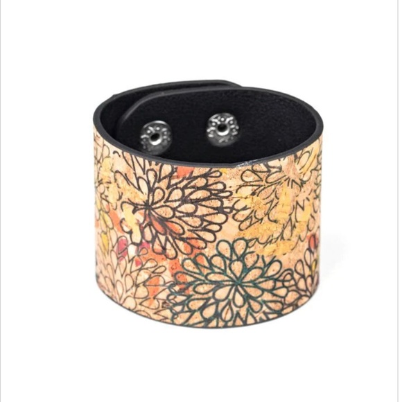 Cork Culture Floral Bracelet - Picture 2 of 2
